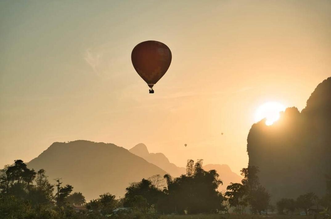 วังเวียง ฟรีดอม วิว Hotel ภายนอก รูปภาพ