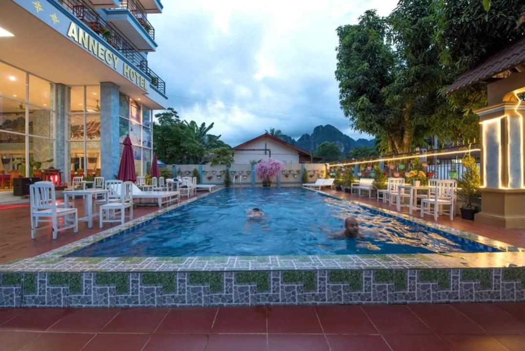 วังเวียง ฟรีดอม วิว Hotel ภายนอก รูปภาพ